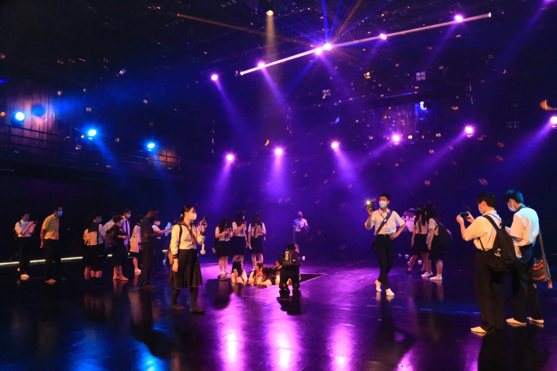 LINE_ALBUM_ABAC-2_230320_23