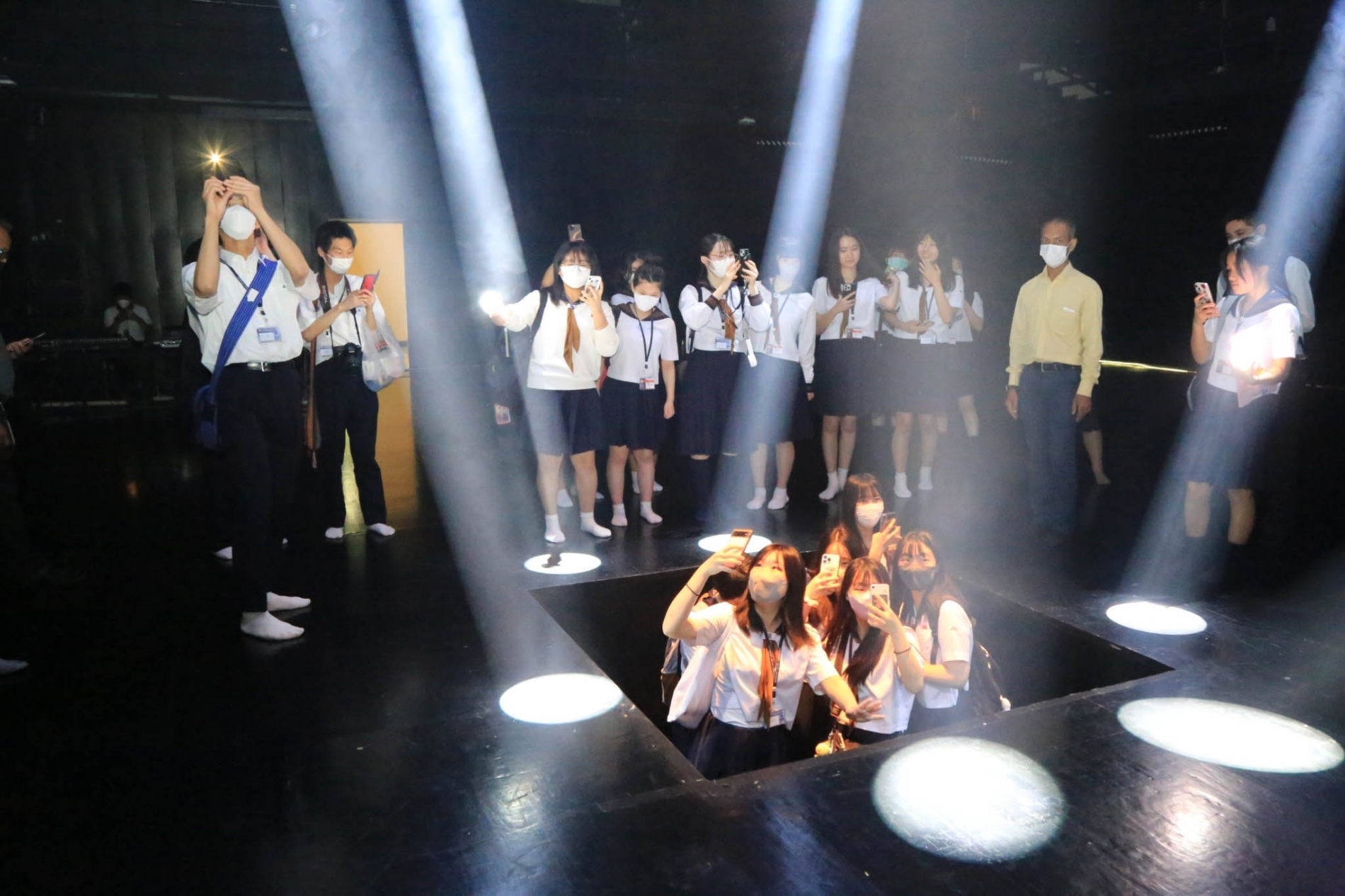 LINE_ALBUM_ABAC-2_230320_27