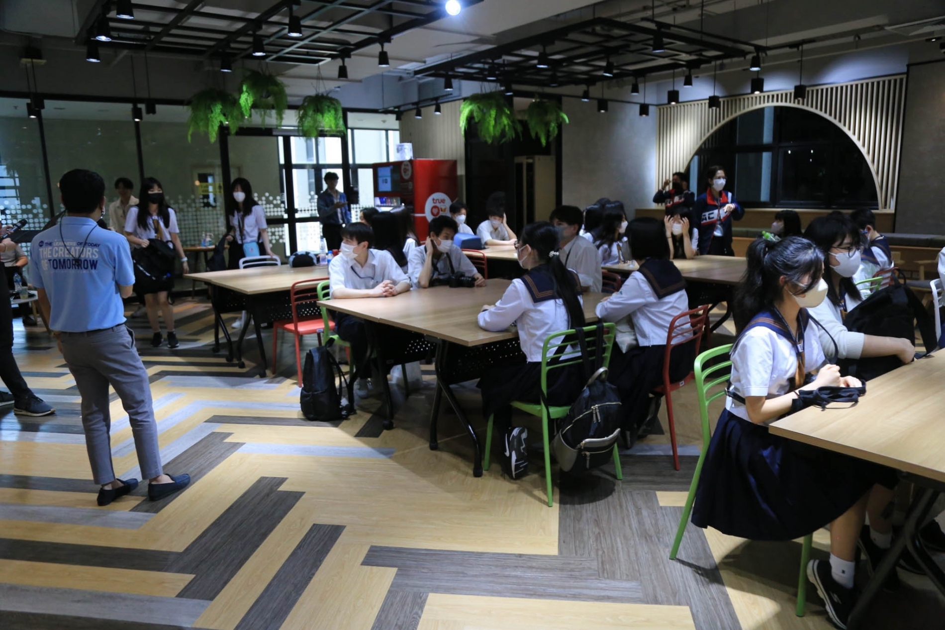 LINE_ALBUM_ABAC-2_230320_74