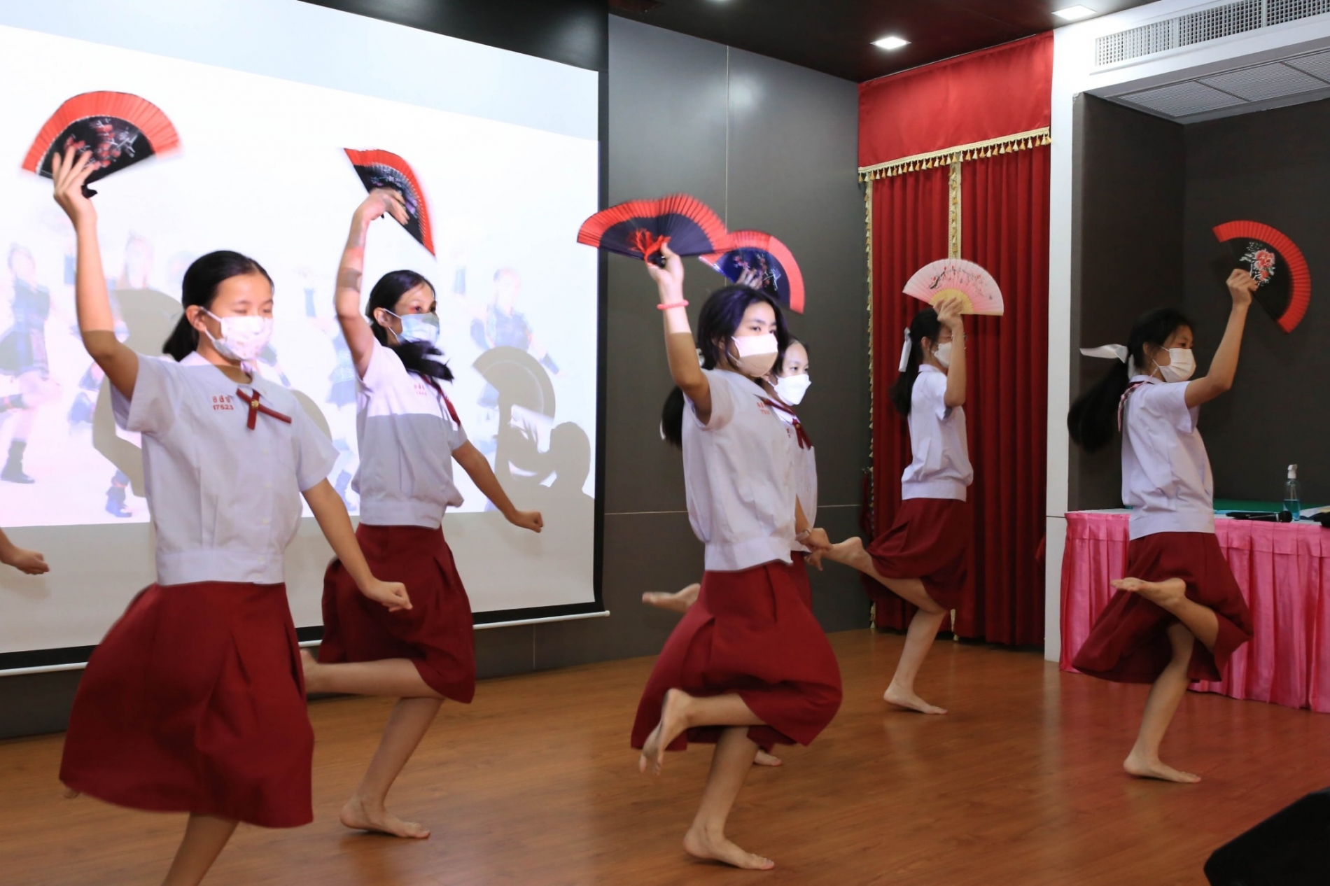 LINE_ALBUM_230210_11