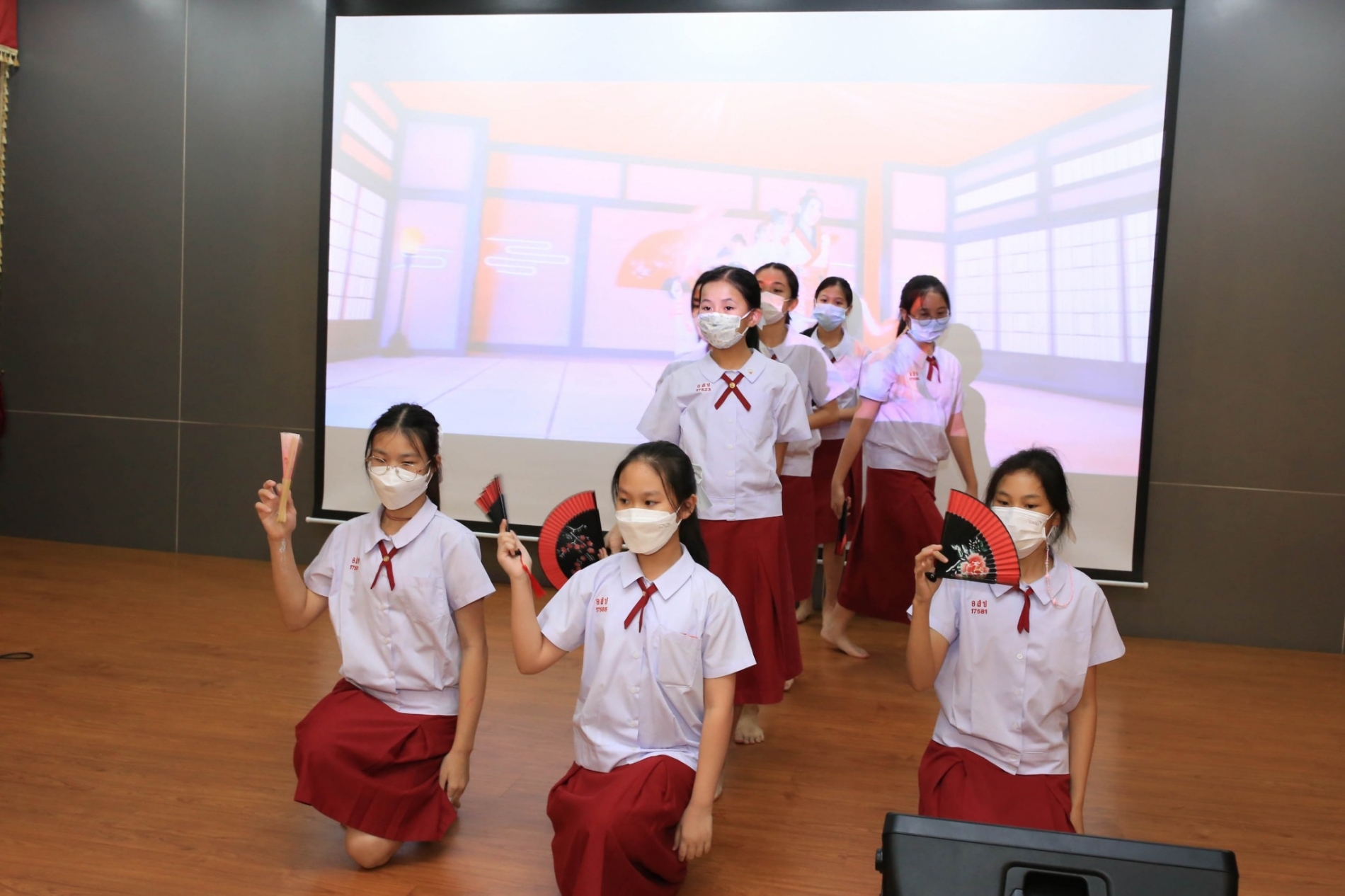 LINE_ALBUM_230210_21