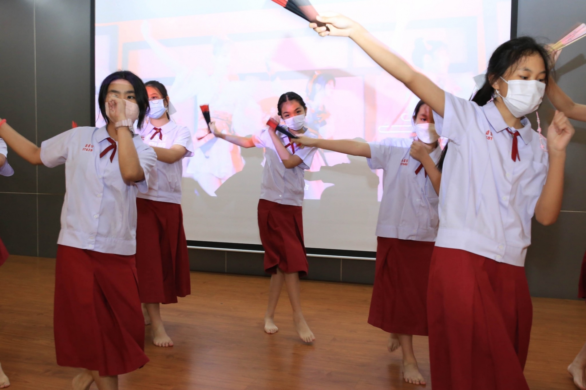 LINE_ALBUM_230210_23