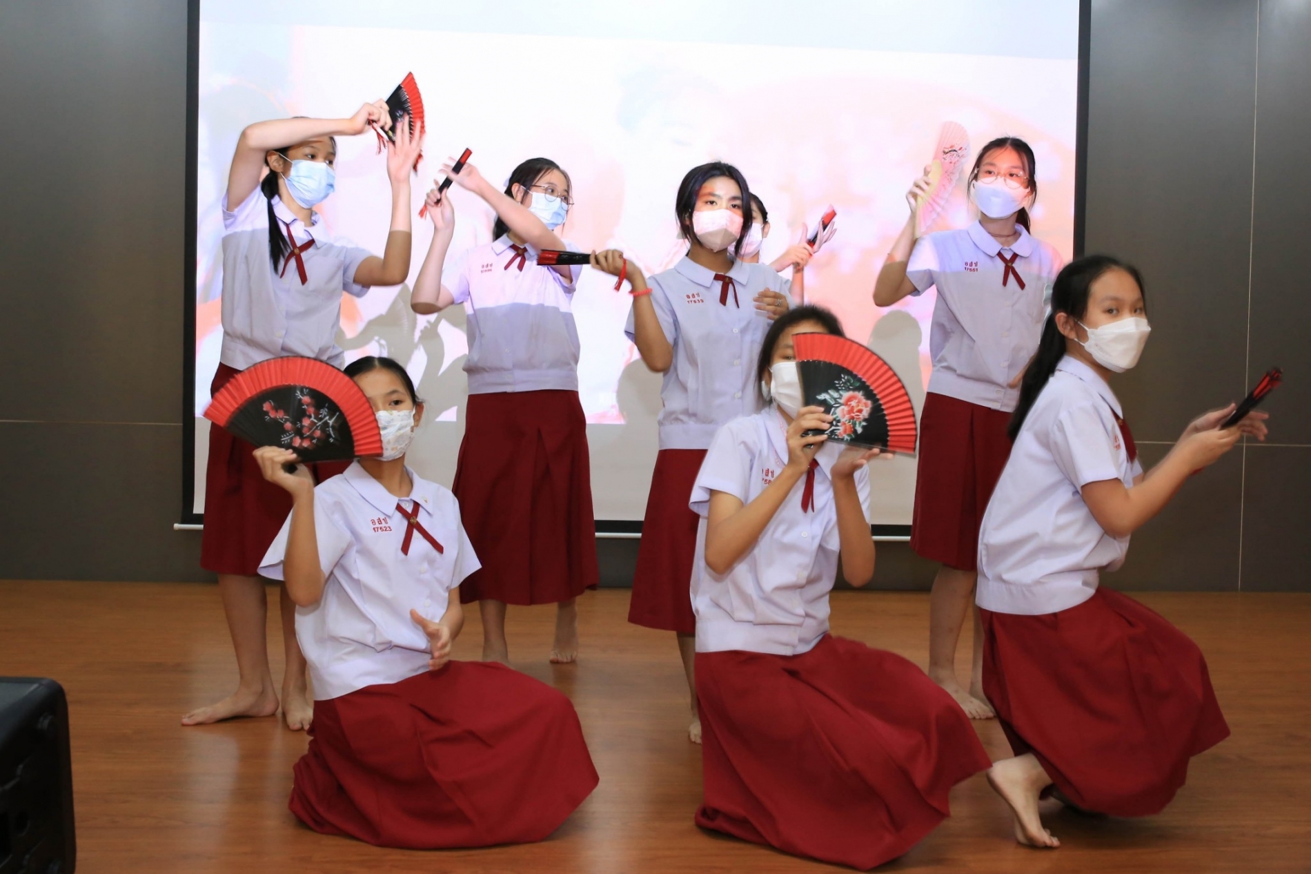 LINE_ALBUM_230210_26