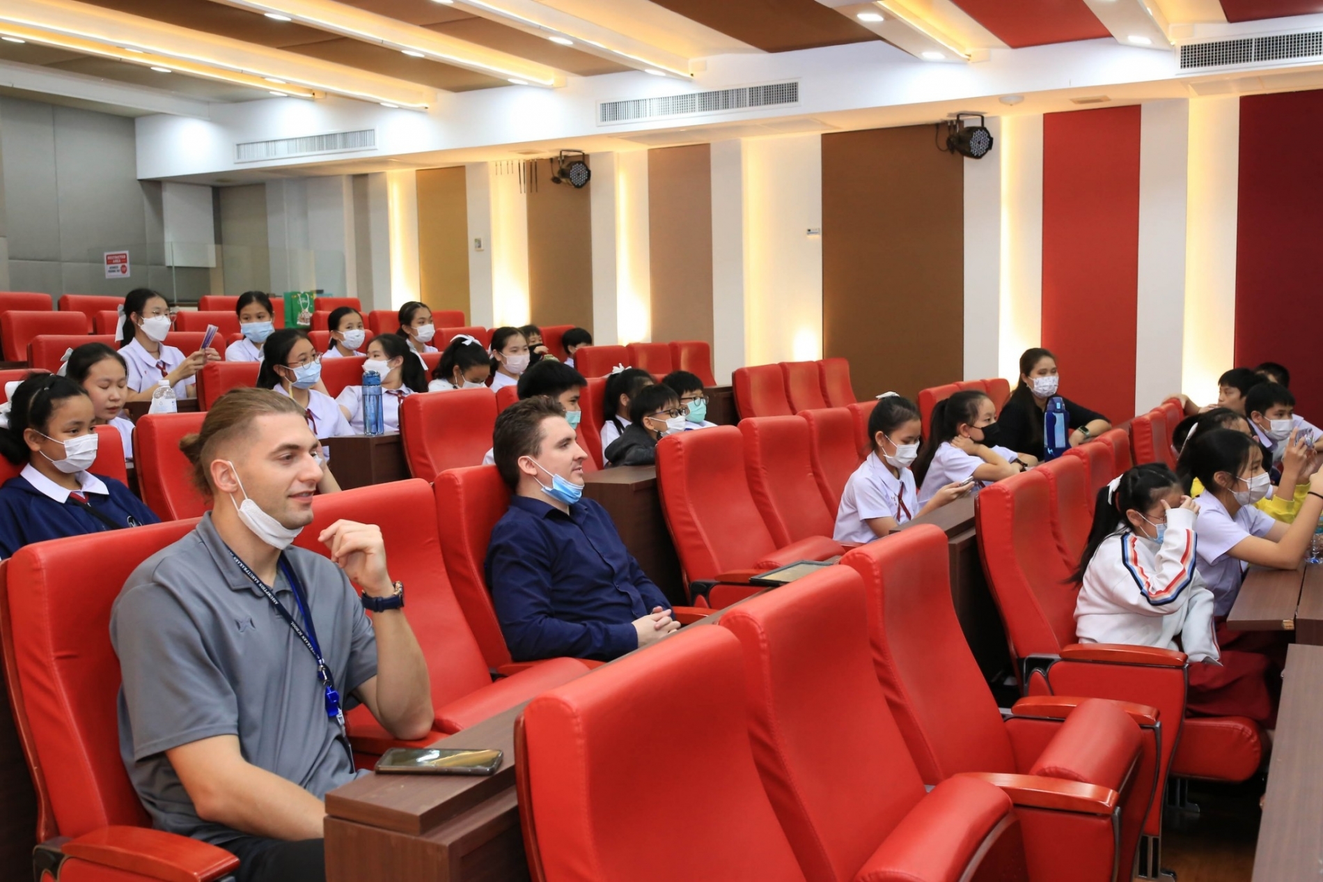LINE_ALBUM_230210_36