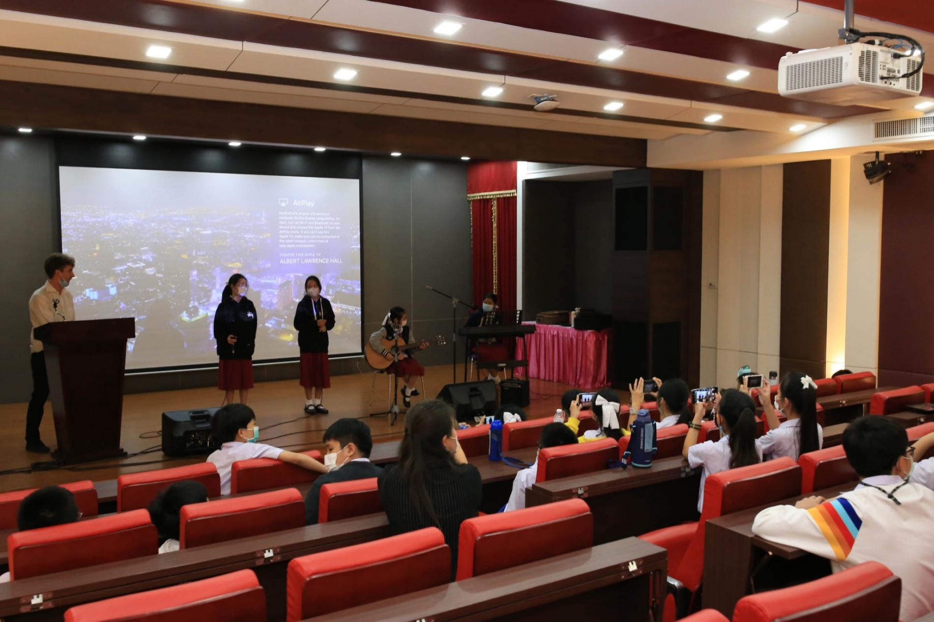 LINE_ALBUM_230210_53