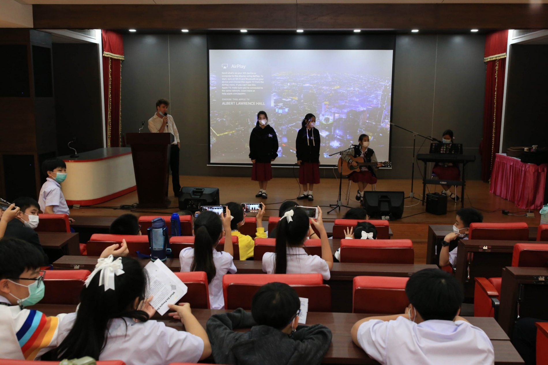 LINE_ALBUM_230210_55
