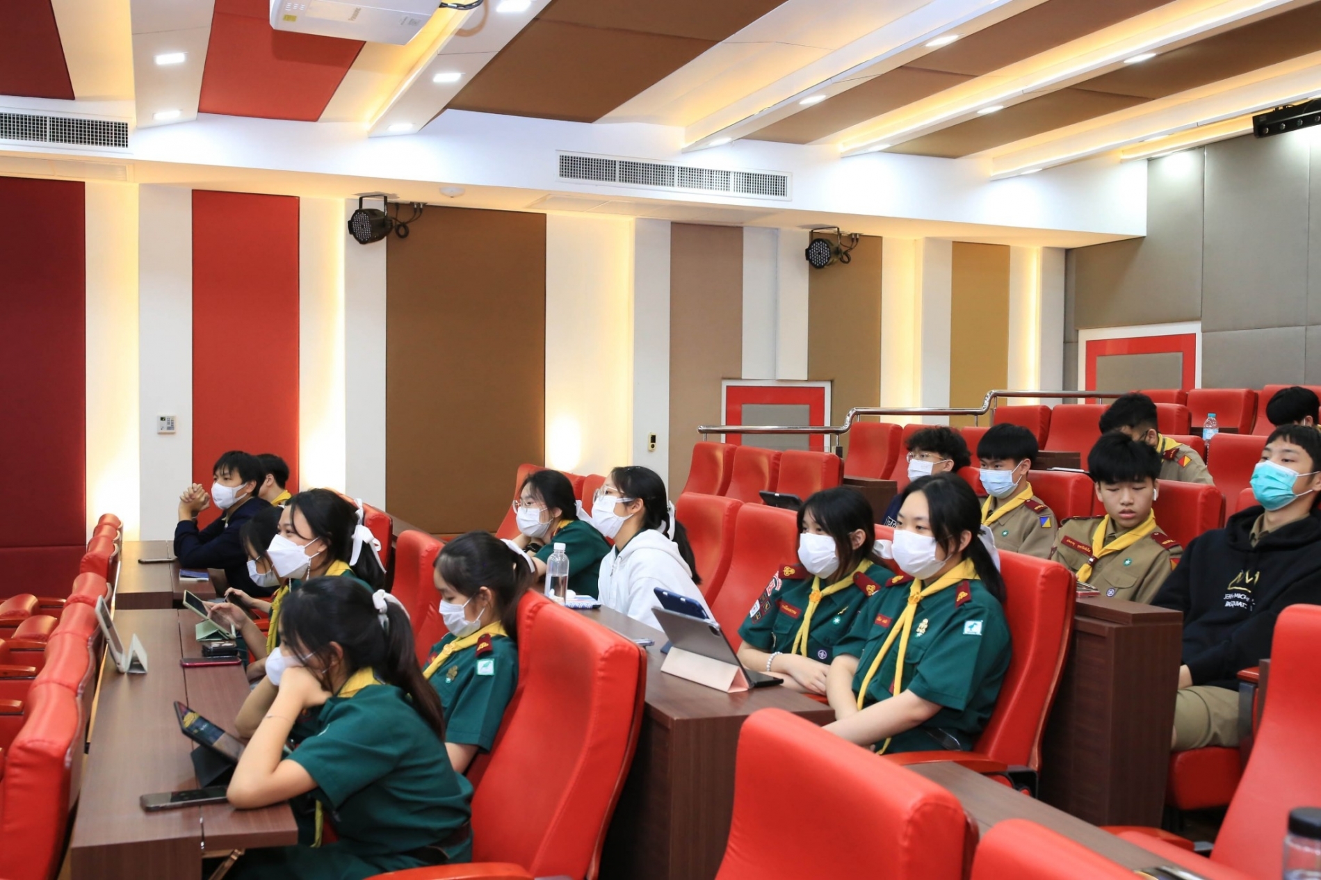 LINE_ALBUM_230210_80