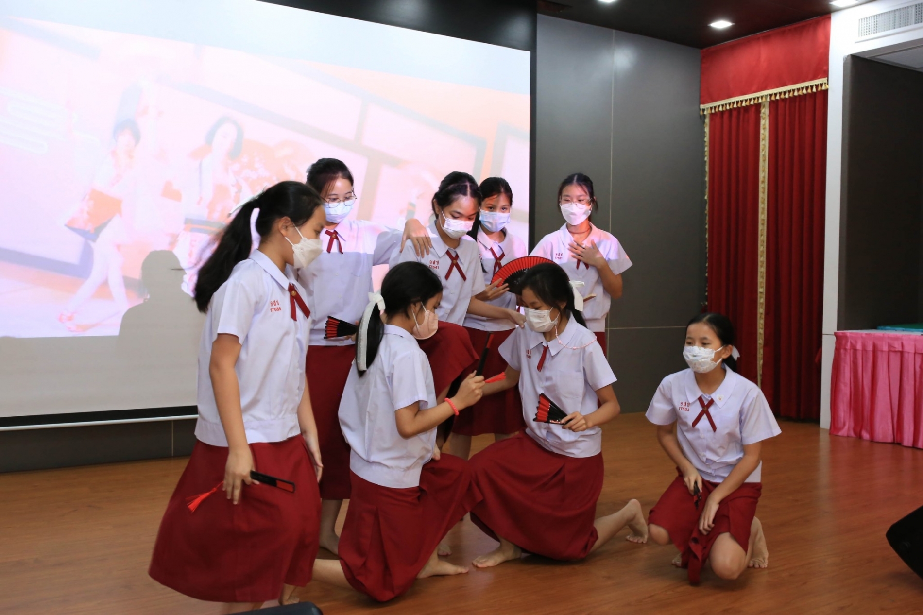 LINE_ALBUM_230210_9