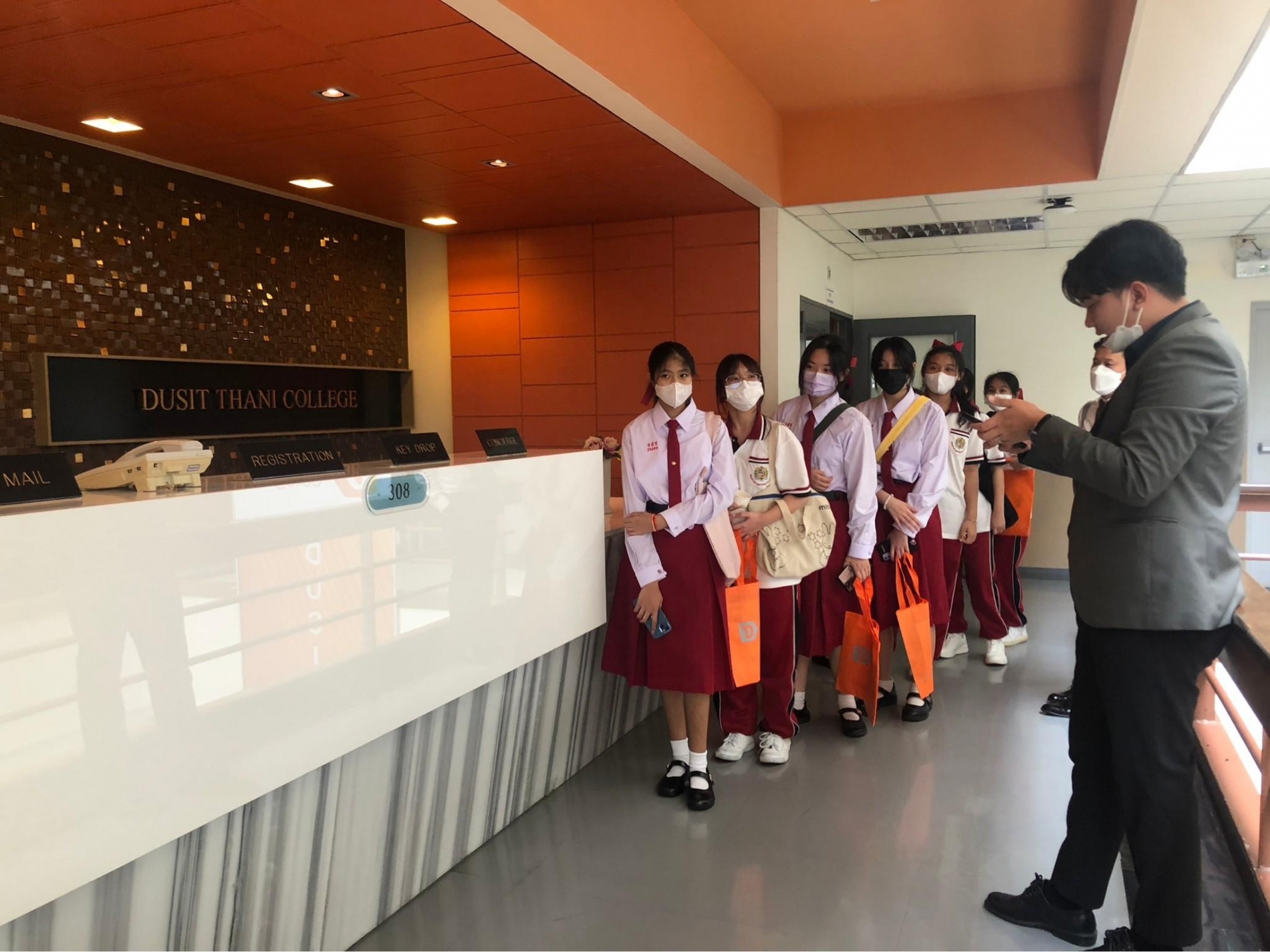 LINE_ALBUM_230606_40