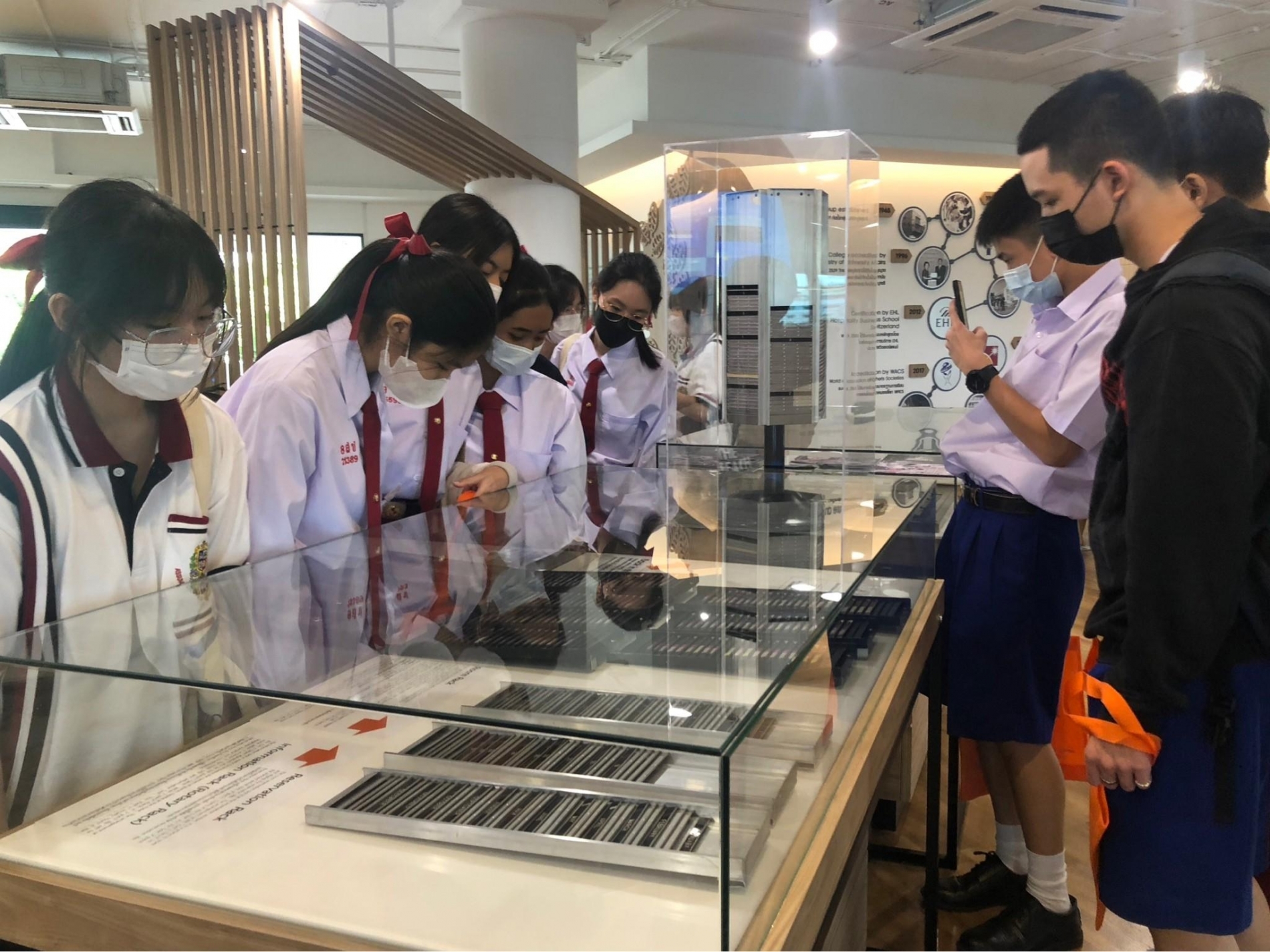 LINE_ALBUM_230606_48