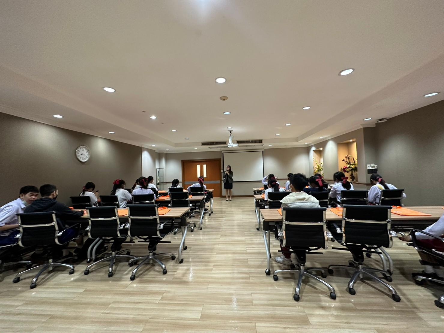LINE_ALBUM_230606_60