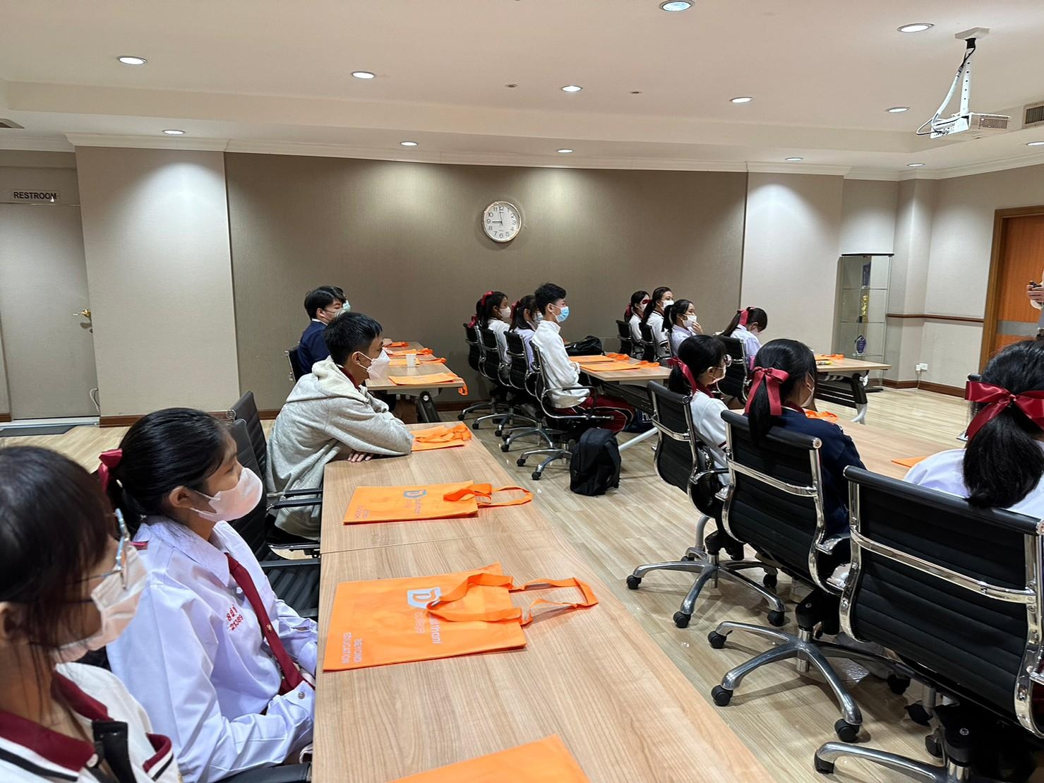 LINE_ALBUM_230606_67