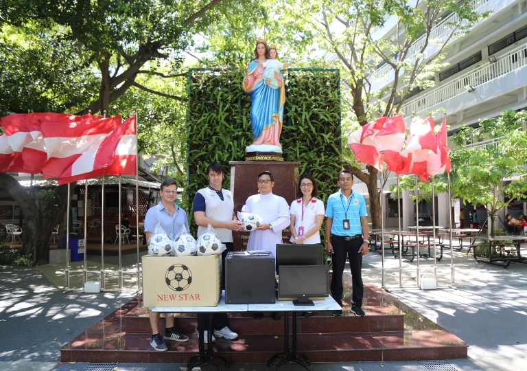 Assumption College Samutprakarn led by Bro. Pisutr Vapiso, PhD, school director, and Bro. Pittaya Tueaita, school vice director, shared its blessings generously through Mr. Tieme Willems, April 2021.