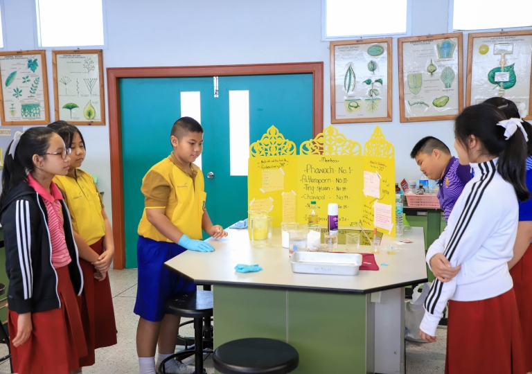 August 9,14, 2019 P6/8 & P6/7 Laboratory Experiment. In this activity we are exposing the students in the Laboratory. and allowing them to experience hands-on activities such as proper handling in the Laboratory apparatus and some chemical reactions.