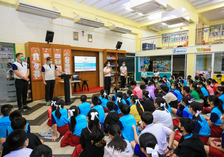 Discovery Center – EP administrative team organized a short ceremony to recognize Secondary 3 students’ hard work in accomplishing the public presentation project, April 9,2021.