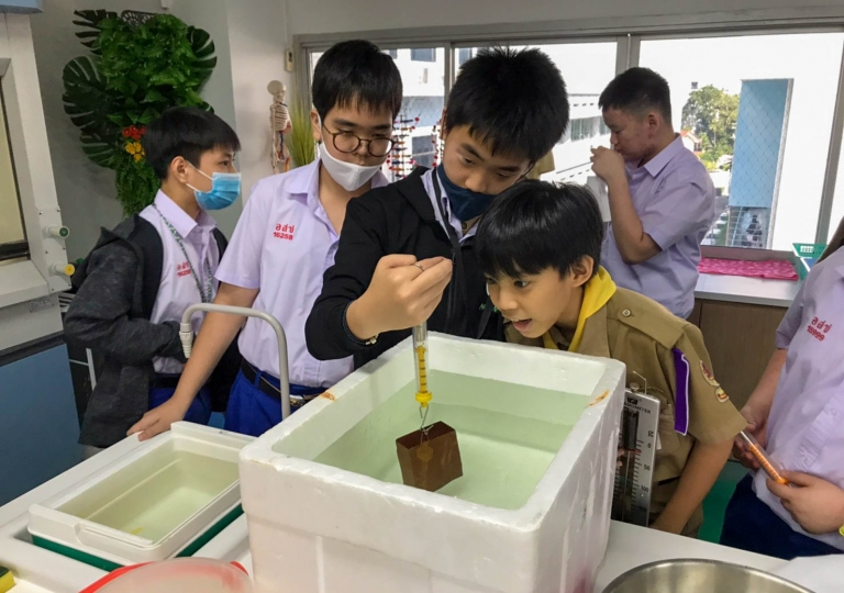 Edison Laboratory – Primary 6 learners explored the forces in action through the activity “Ready, Set, Action!” designed by Mr. Bienjelou Balasa, November 24, 2020.