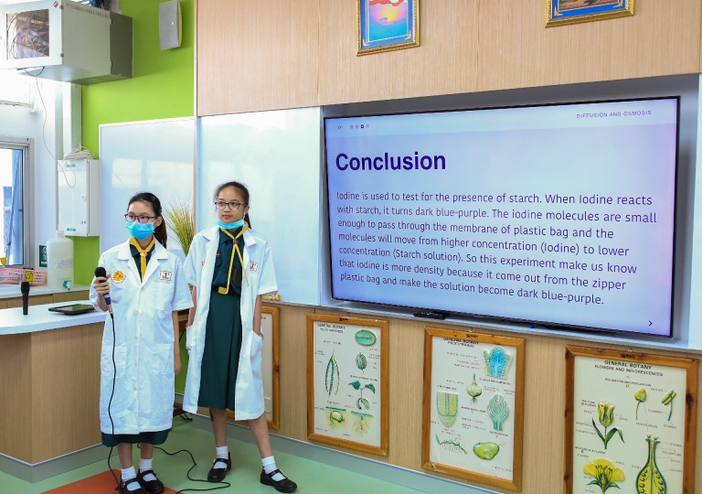 Einstein Lab – EP Secondary 1 learners led by Ms. Anish Soni, Science teacher, applied the concepts of Osmosis they have learned through group experiment, October 8, 2020.