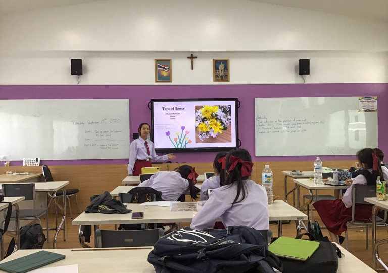 EP Building – Secondary 5 students were tasked to present their floral arrangement keynote in class and discuss various areas about the activity, September 21, 2020.