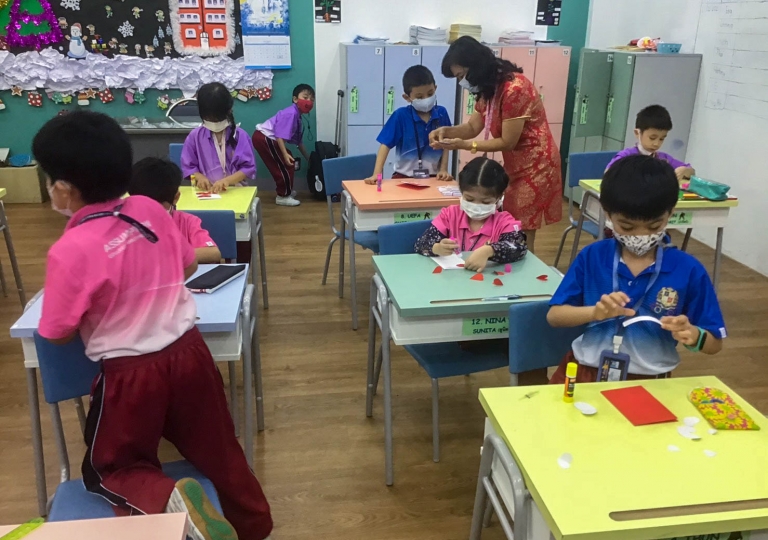 Primary 1 learners shared their love for Valentine’s day celebration by their own Valentine’s Day cards to give to a person of their choice, either a teacher, friend, or a family member February 12, 2021.