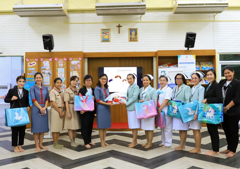 Primary 1 to 6 learners and EP Discipline Department led by Ms. Siriwan Yuthongkham and Ms. Premrudee Kritchareon welcomed the distinguished guests from Sikarin Hospital for the Health Care Project: Prevention is Better than Cure, November 11, 2020.