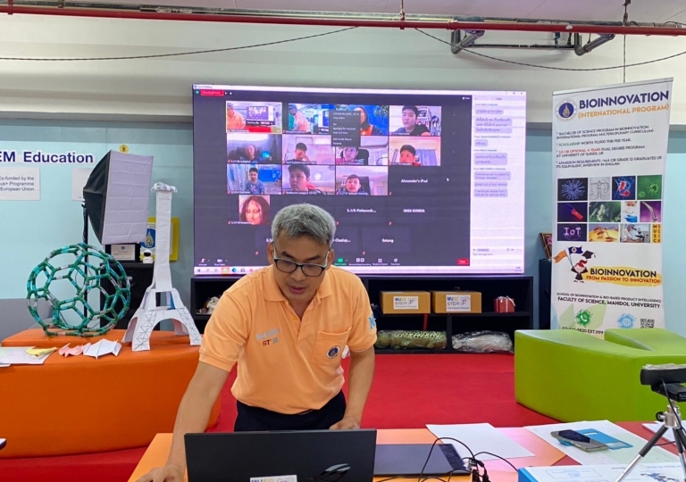 Secondary 1 students have to discover and explore their path in the future. To assist them with that, EP is offering 5 selective subjects namely; SMART, ICT, EWL, Japanese Communication (J-Com) and Chinese Communication (C-Com). 