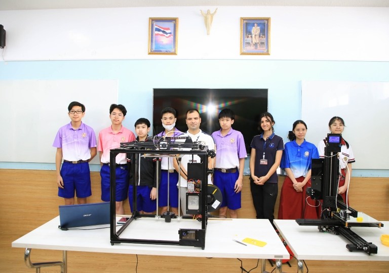 Secondary 2 students had some fun in the 3D printing: Design Your Art activity in their Robotics class with Mr. Saeed Ghorbannejad and Sahar Khodashenas.