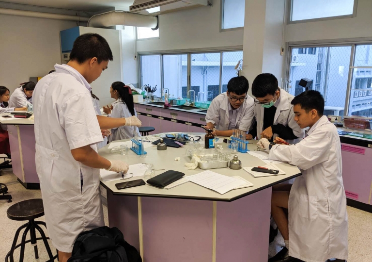 September 2, 2019 M4/8 chemistry laboratory activity about reaction of magnesium with different acids at different length.