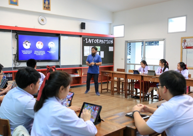 September 4 & 12, 2019 How to make Sticker in App Line Secondary 5/8 & 5/9