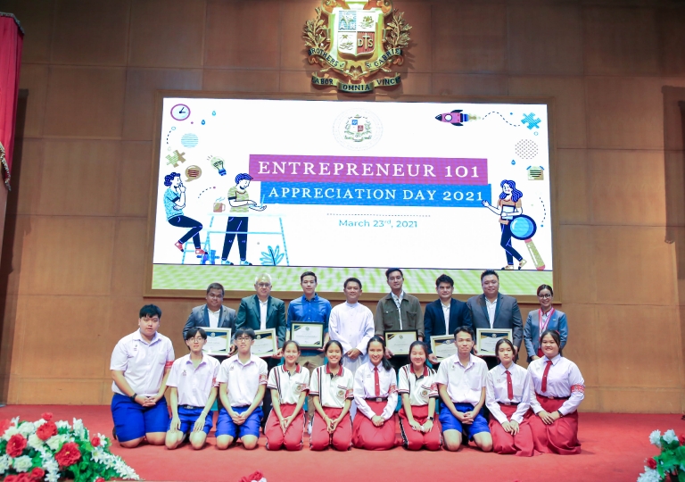 Silver Jubilee Hall – Secondary 5 learners showcased their accomplishments in Entrepreneur 101 Appreciation Day presentation, March 24, 2021.