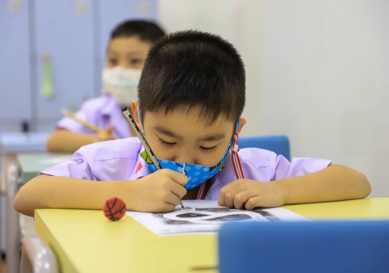 St. Gabriel Building – ACSP English program designed the Find and trace: Chinese character and strokes activity for Primary 1/9 students, July 16, 2020.