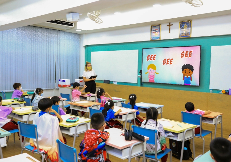 St. Gabriel building – English program invited Mr. Andriano Quieti, MUIC English lecturer, Course and Google apps coordinator, for the 5-day teacher’s observation scheduled on March 15th – 19th, 2021.