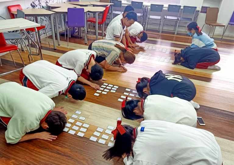 St. Gabriel Building – EP Secondary 5/9 learners enjoyed the Hyakunin – Isshu Karuta Cards activity planned and facilitated by Ms. Arada Supakrattanachod and Mr. Phoptam Sookchareon, August 13, 2020.