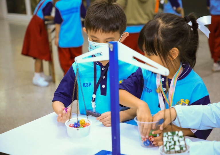 St. Gabriel Building – Primary 1 children in EP embarked on the first ever STEM challenge (Science Technology English and Maths) about Mass and Capacity planned and organized by Mr. Samuel Needham, Mathematics teacher, October 9, 2020.