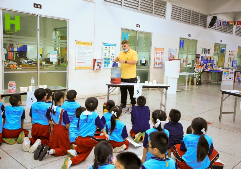St. Gabriel Building – Primary 1 children in EP embarked on the first ever STEM challenge (Science Technology English and Maths) about Mass and Capacity planned and organized by Mr. Samuel Needham, Mathematics teacher, October 9, 2020.
