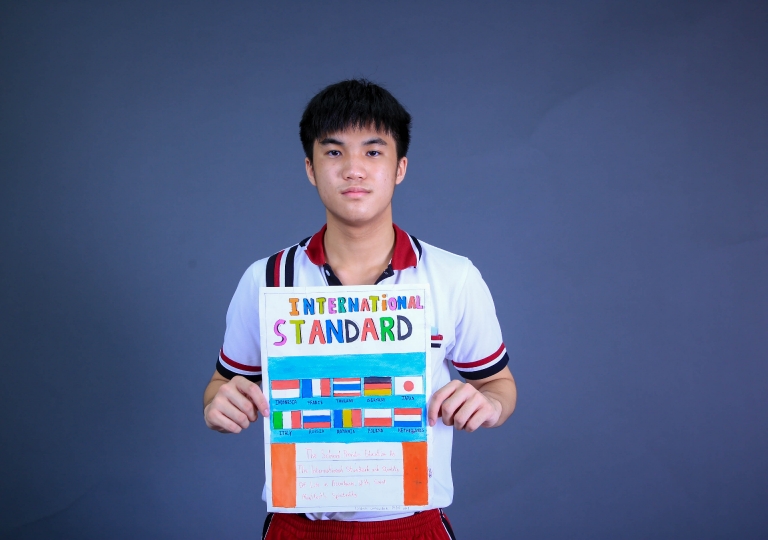 St. Gabriel Building – Secondary 3 students with the help of Mr. Sarawut, S3 Art subject teacher, showcased their creativity through making a poster with the theme Covid-19 Risk Prevention, September 16, 2020.