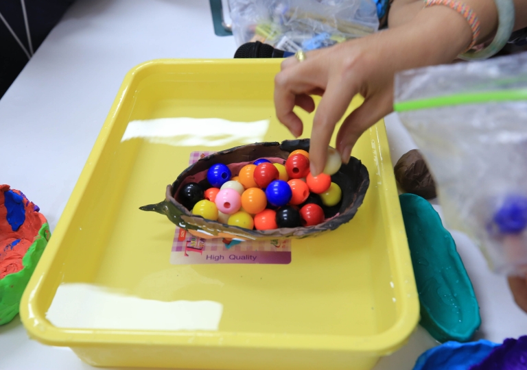  The Primary Science Toys Club, with Miss Pensri Phengpala and Miss Supanee Nilprapai, had 2 fun and interesting experiments, “Float your Boat” and “Lava Lamp” on 21 and 23 March 2023, respectively.