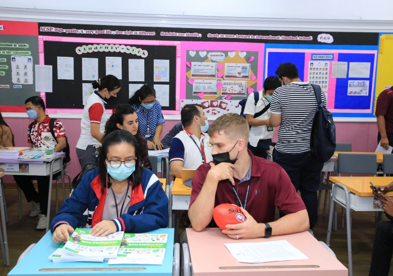 ACSP English Program held an Academic Meeting for teachers and co-teachers on 4 April 2023 with 3 objectives: