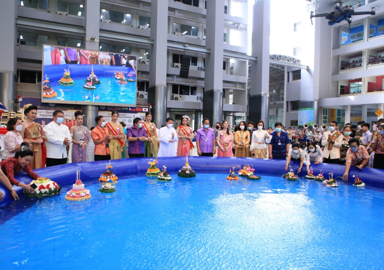 ACSP led by school director Bro. Monthol Prathumarach, celebrated the Loy Krathong Festival: Light the Path 2022. This festival is to integrate and promote Thai traditions and to worship the Goddess of Rivers.