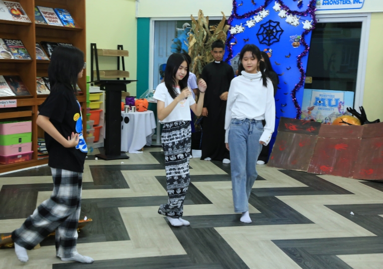 Discovery Center – Building the excitement for the second semester, English Program led by the Discipline Department organized the Halloween Fest 2022. 