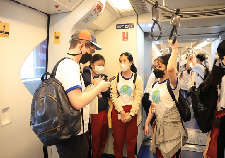EGL (English as a Global Language) students from Secondary 1-3 went on a study trip to the Emerald Buddha and Grand Palace in Bangkok on 30 November 2022.