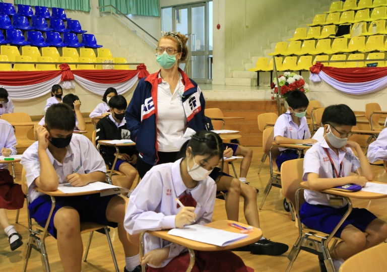 English Program held Cambridge Checkpoint Mock Tests for Primary 3 to Secondary 3 on 7-9 February. Students were assessed in 3 subjects: English as a Second Language, Mathematics, and Science.