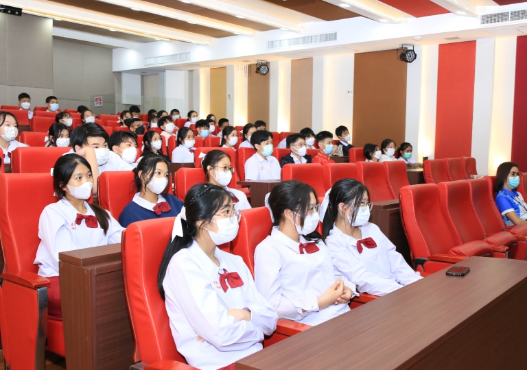 EP Academics organized the “EP Student Alumni Meets Secondary 3” as one of the Individual Development Plan (IDP) activities to guide students in their university pathway, 9 January, 2023.