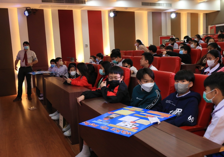 On 23-27 January 2023, Primary 1 to Secondary 3 students performed well in the STEM project activities during Mathematics week.