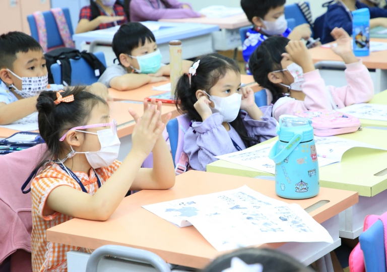 Primary 1/9, guided by Miss Yanping Zhao and Miss Warisa Soonthonvipart, learned about basic Chinese conversational language through the Getting to Know activity on 22 March 2023.
