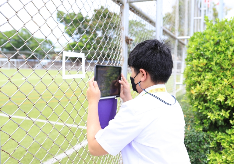 Secondary 1 ICT class had an interesting activity this week. Mr. Thossaphol Nakhura, Head of ETC, designed the activity so that students will learn to apply through a workshop the basic theory of photography, 22 June 2022.