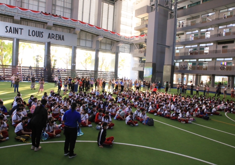 Thanon Sanam Chai, The Grand Palace – Primary 3 learners had a fun time exploring the Siam Museum (open for public viewing since 2006) on 3 November 2002.