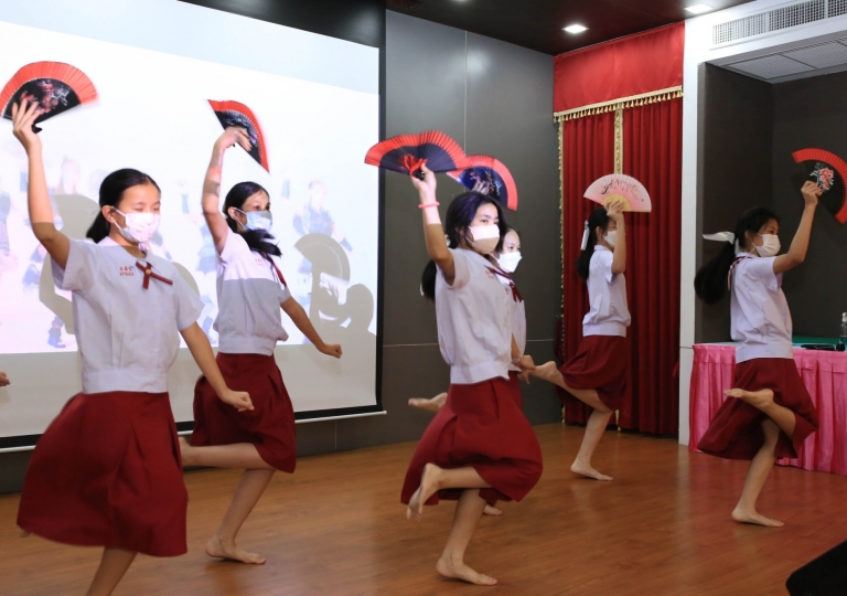 LINE_ALBUM_230210_11