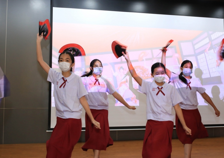 LINE_ALBUM_230210_12