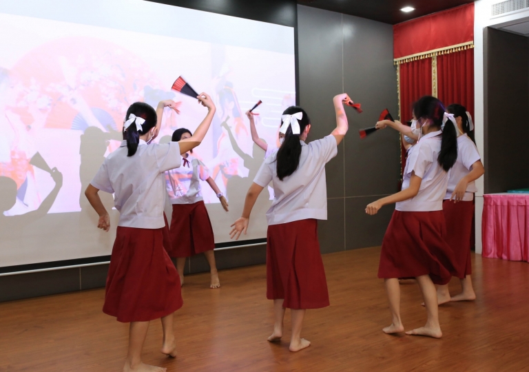 LINE_ALBUM_230210_16
