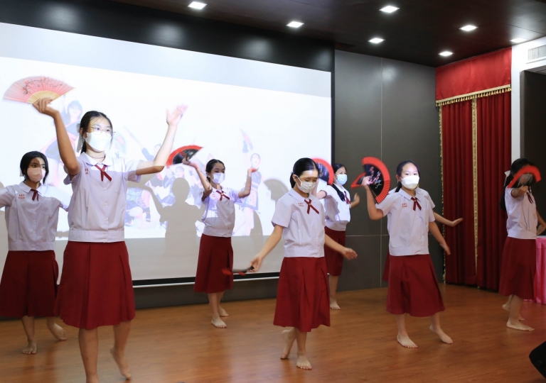 LINE_ALBUM_230210_18